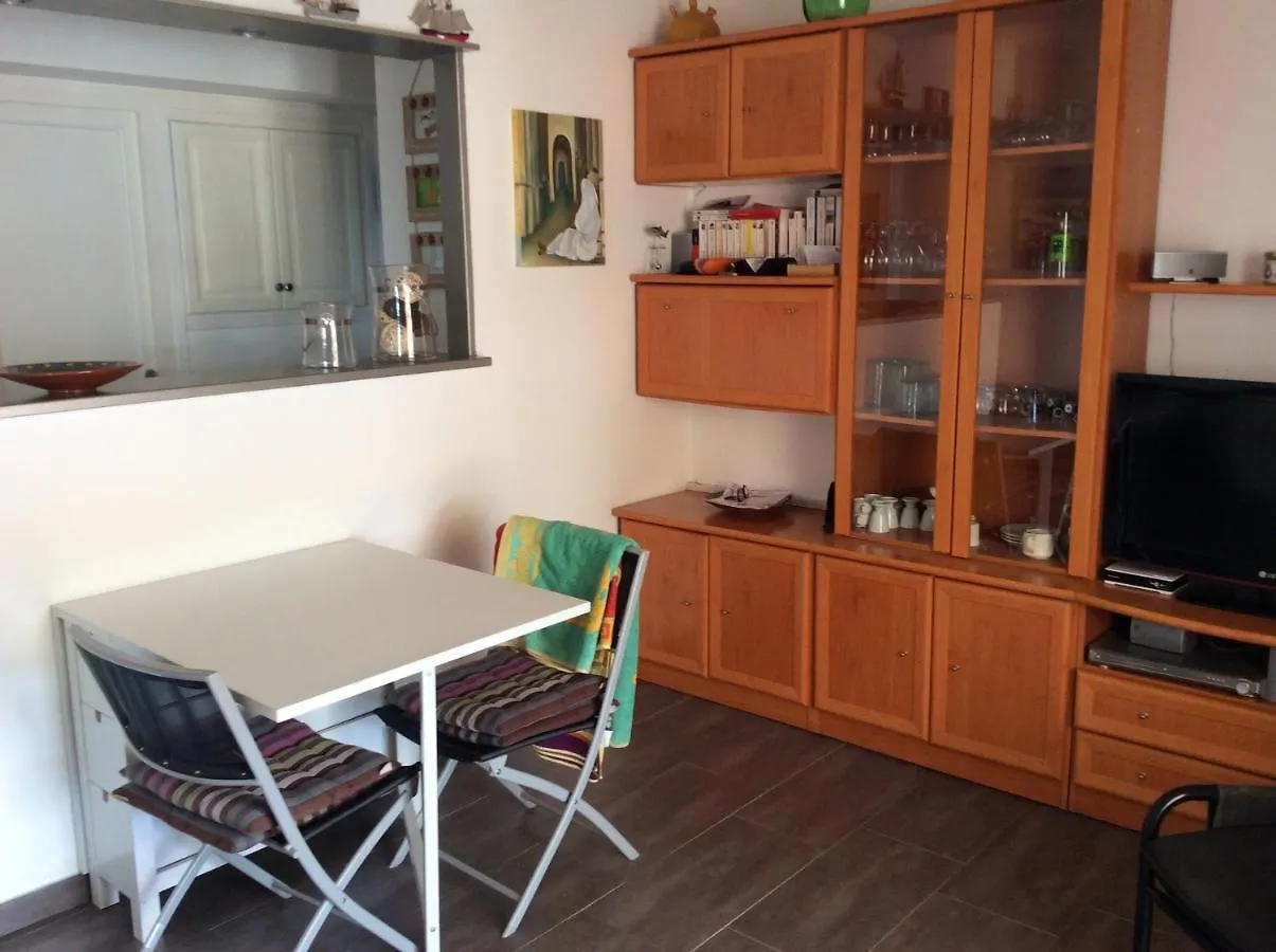 Cozy Apartment In Palamos 65M² + Sea View